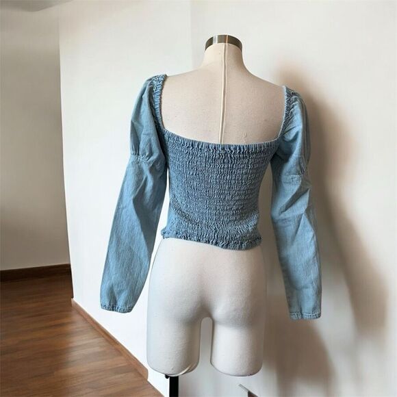 Levi’s Smocked Denim Jean Peasant Blouse Top Shirt Poet Boho Small - Picture 3 of 6